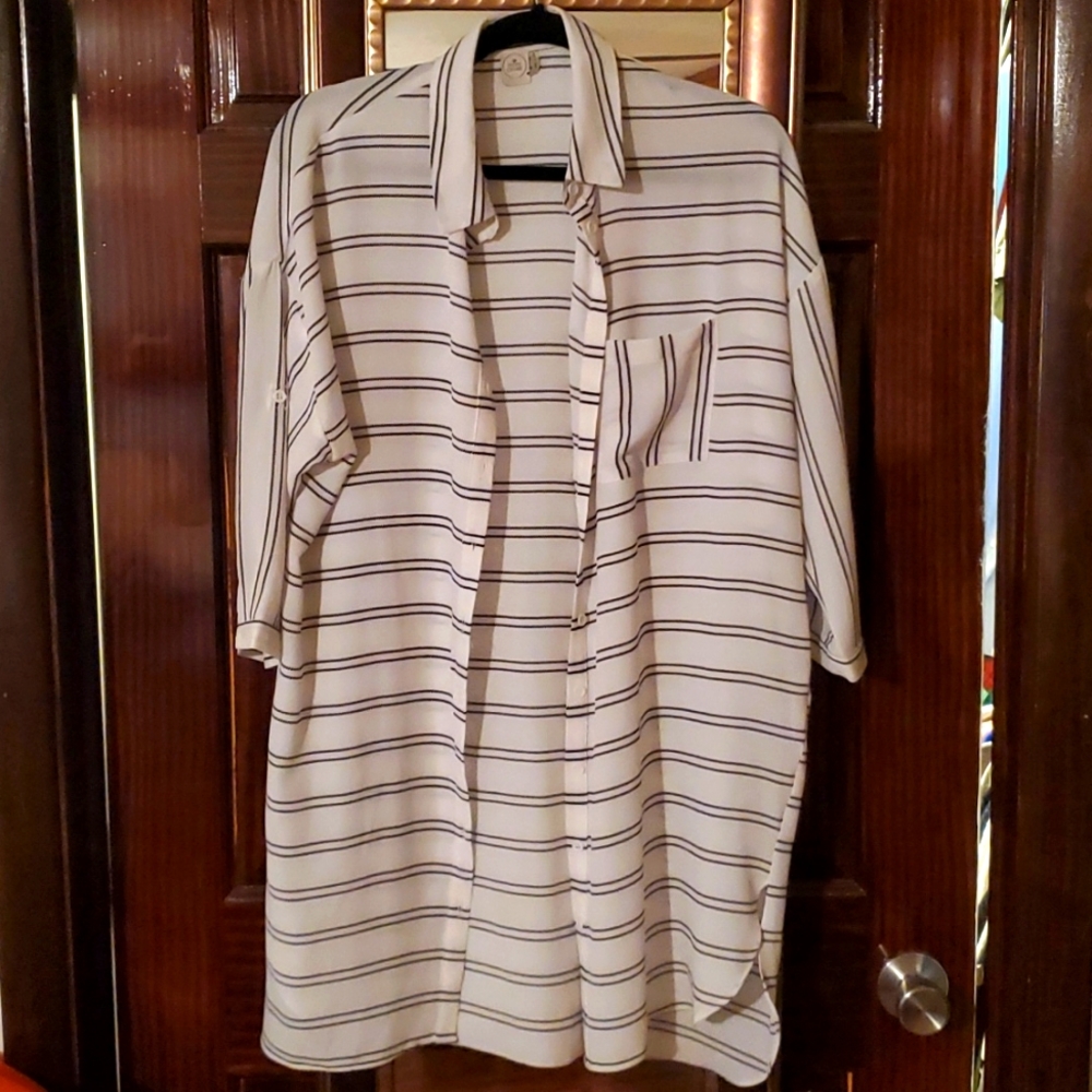 Paper Crane Buttoned Tunic Top